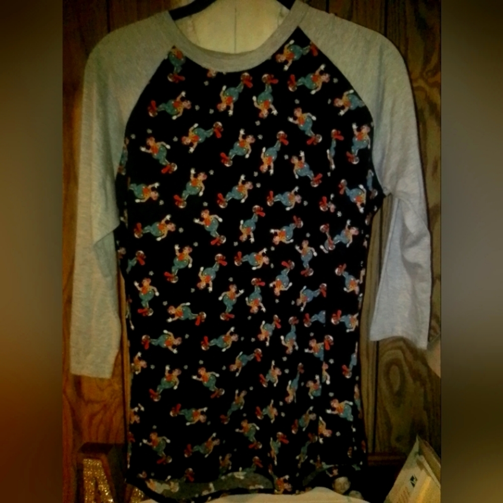 LuLaRoe pre-owned Randy baseball style shirt, size medium.